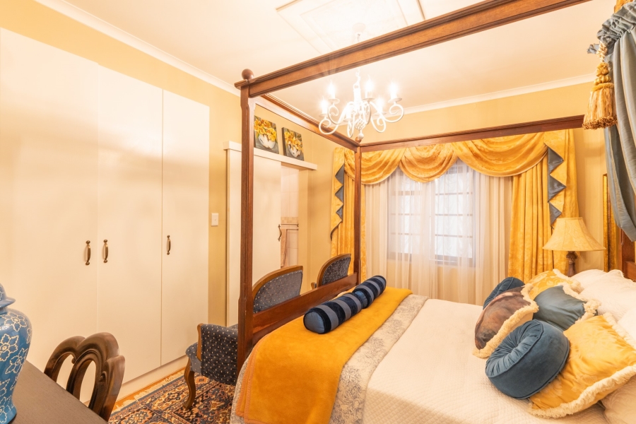 5 Bedroom Property for Sale in Northcliff Western Cape
